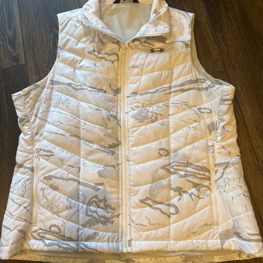 Under Armour Storm Women's White and Gray Quilted Lightweight Vest XL